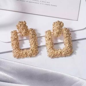 Mini Au Dangle Earrings